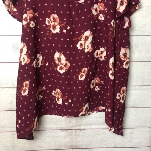 Torrid Red Georgette Sharkbite Floral Short Sleeve Top 0 - Picture 6 of 8